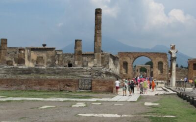 Explore Pompeii and Naples from Rome